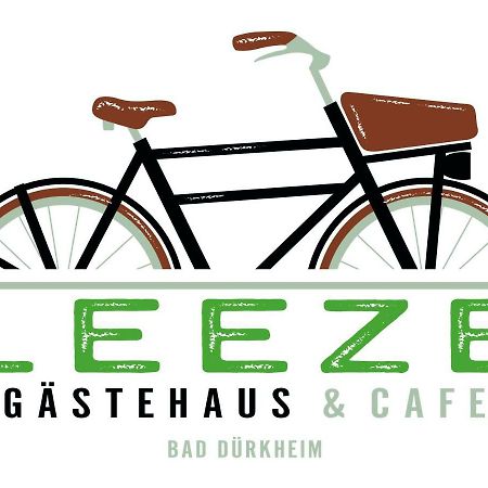 ホテル Gastehaus & Cafe Leeze バート・デュルクハイム エクステリア 写真